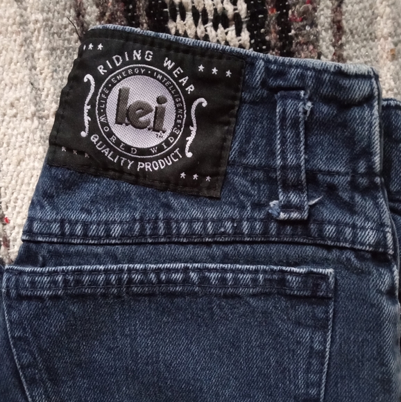 Vintage Lei Jeans! - Picture 5 of 7